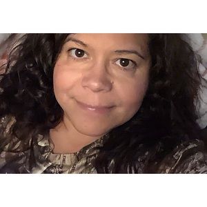 Meet your Posher, April marie